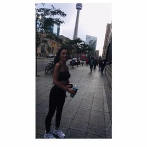 Meet your Posher, Alexis